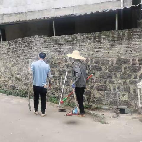 长北村4月17日开展人居环境整治工作