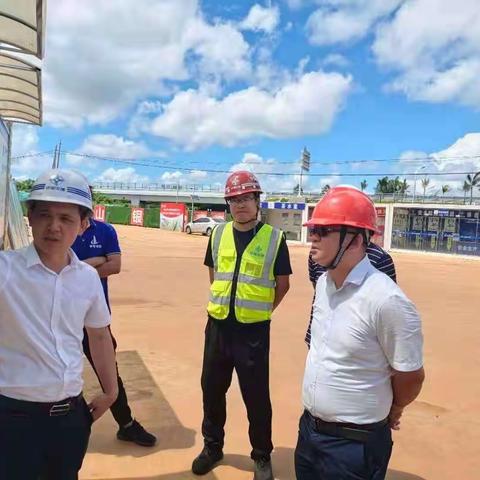 “查堵点、破难题、促发展”---海口市水务局程守学局长调研临空水系一期治理工程