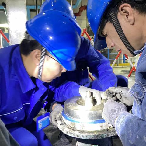 【团结凝聚人心   奋斗成就梦想】