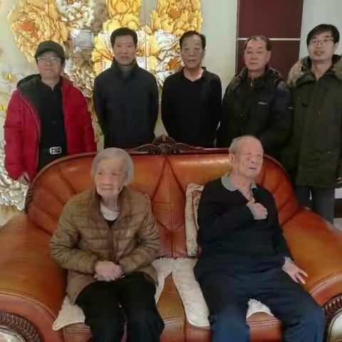 慰问中国人民解放军长江支队老一辈革命战士