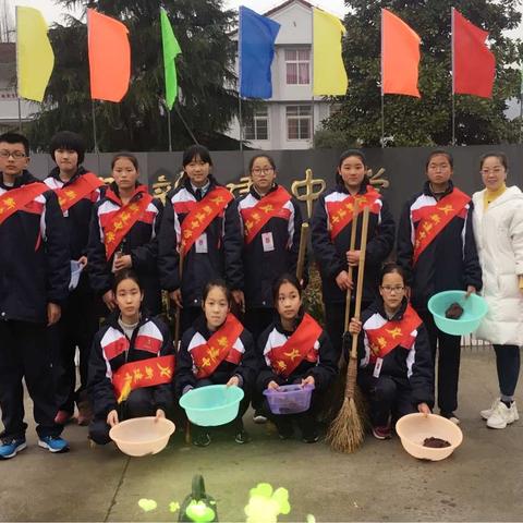 学习雷锋好榜样，牵手老人树新风