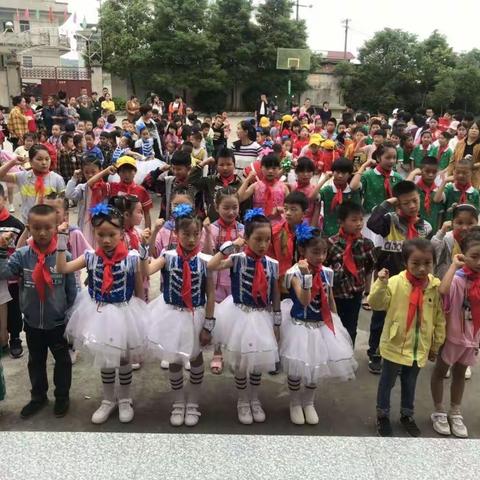 2019西河镇青石完小六一活动