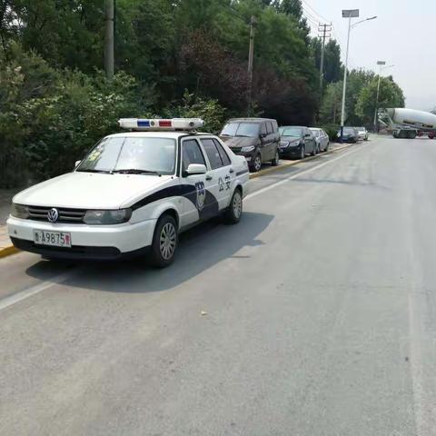 明水街道开展道路交通安全整治行动，保障群众出行安全