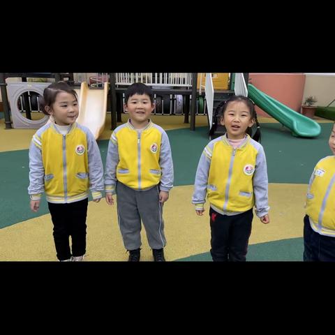 中二班传统游戏及创新玩法——萝卜蹲