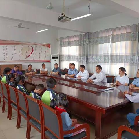 浓浓关爱，相伴成长——县领导赵锡斌来到罗塘中心校结对帮扶贫困儿童