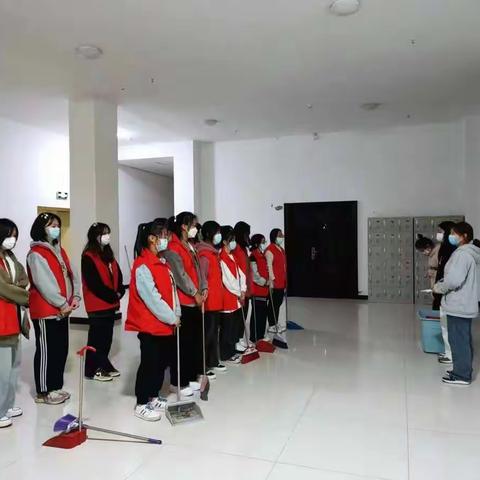 “美化校园环境，共建文明校园”——周口幼儿师范学校