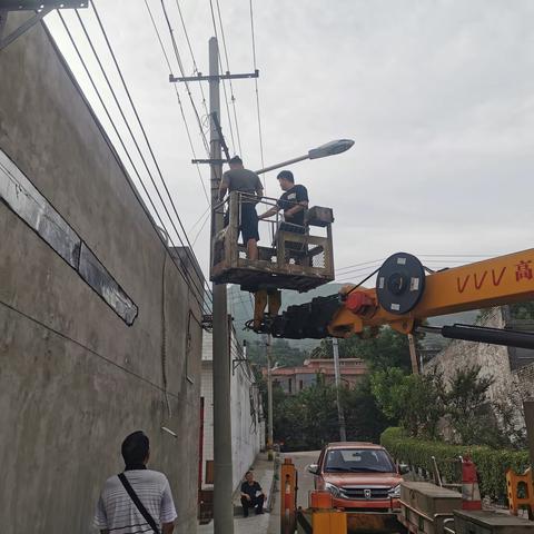【我为群众办实事】龙门镇上峪口村：安装路灯暖人心，照亮群众幸福路
