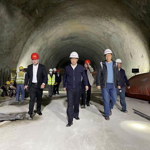市交通质监站对深华快速路-福龙路立交工程(一期)开展疫情防控“走流程”暨质量、安全生产督查检查