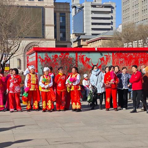 Baijinming的美篇 《凤凰山下庆元旦》