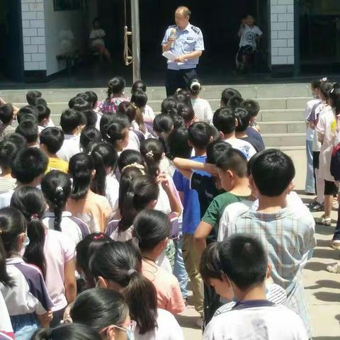 李珍中心小学“安全教育日”