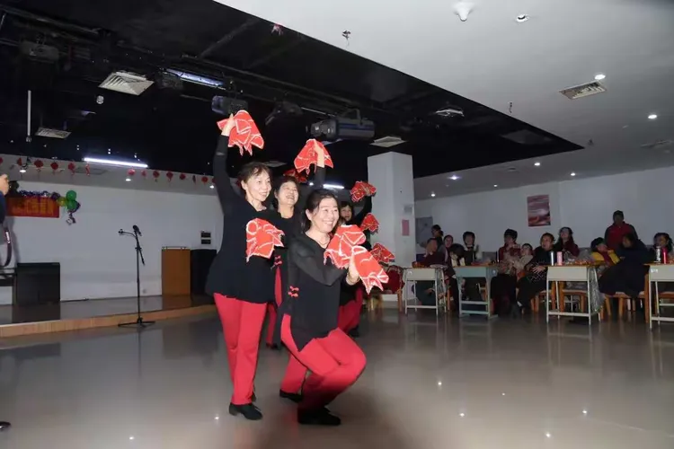 手绢舞《兰花花》一组、四组联合表演