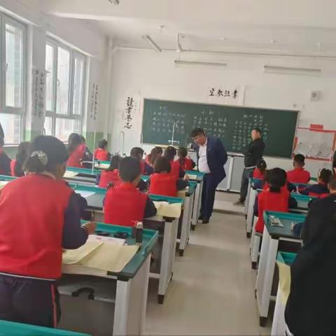 阿瓦提乡第一中心小学书法比赛活动
