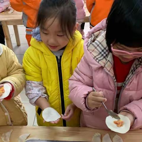 包饺子，迎新年