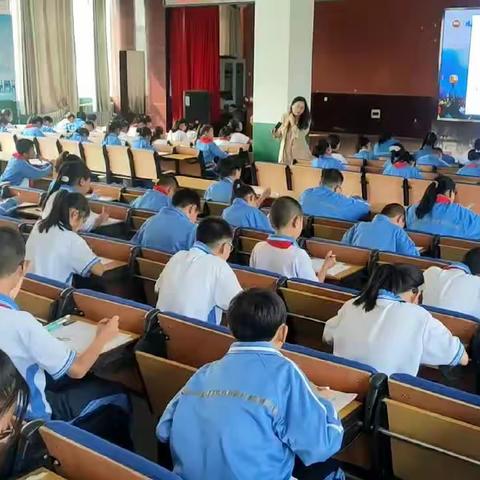 元宝山区向阳小学迎中秋庆国庆首届“笔墨中国”学生现场书法比赛