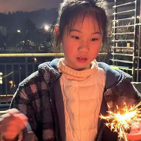 浓浓年味，快乐寒假——四年（1）班张邓涵珺多彩的寒假生活
