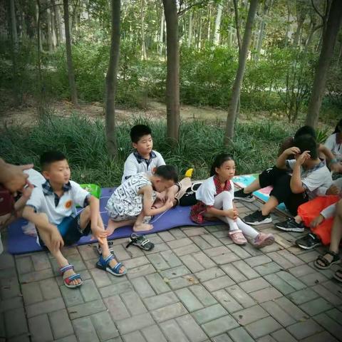 油田六小学二年级二班暑假阅读与课外活动