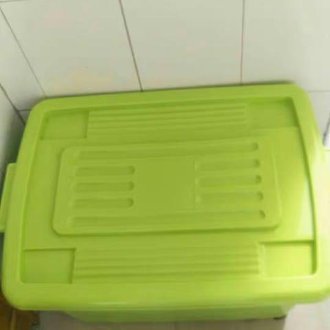 暑假已将过去，迎接新的学期，家长们齐心协力，为我们的班级换上新的嫁衣