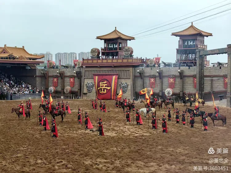 开封“清明上河园”经典实景演出《岳飞枪挑小梁王》惊艳全场
