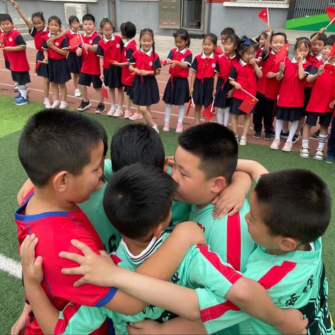 【雷锋小学🌳希望树中队】最棒的我们🌟快乐足球赛