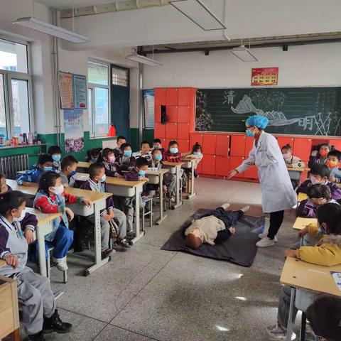 礼和中心卫生院开展应急知识进校园活动