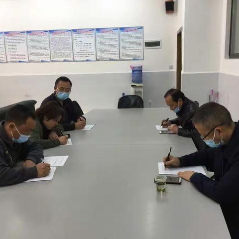 龙岗镇中学第五党小组活动