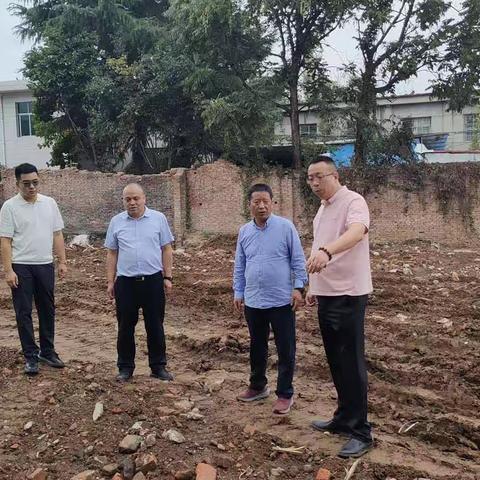 区联社理事会副主任张涛一行莅临杨庄社检查指导工作