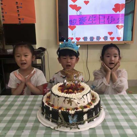 ㊗侯骏豪小朋友生日快乐健康成长🎂🎂🎂