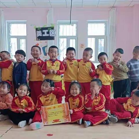 伶俐新天地幼儿园———中二班一周生活分享🤗