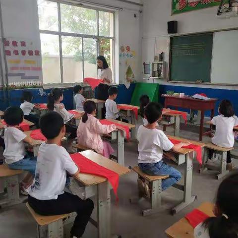 卓里小学入队仪式