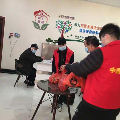 善行山城  学雷锋做好事