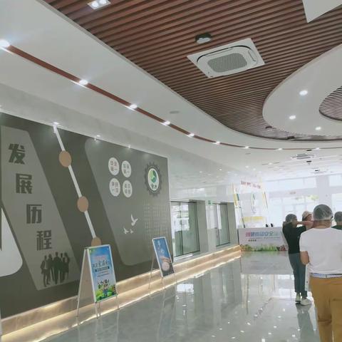 卓群中学学生餐配餐公司参观访问