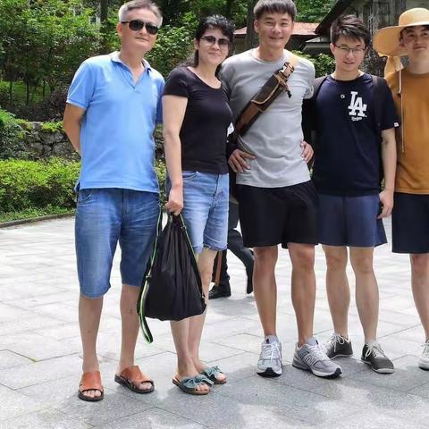 朋友自远方来，不亦乐乎。