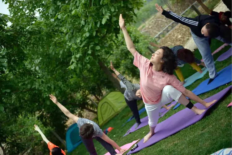 心灵瑜伽 . 享受快乐