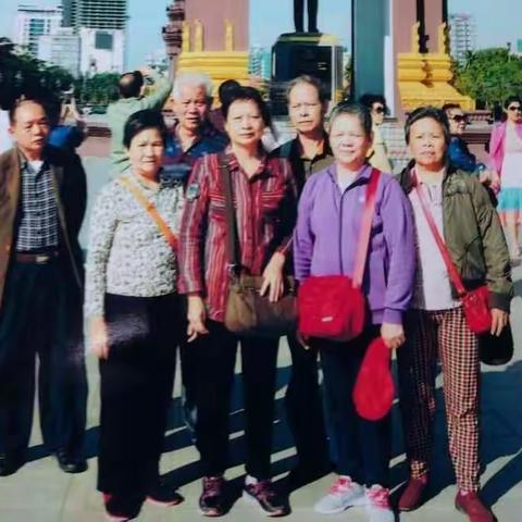 三战友携夫人柬埔寨游