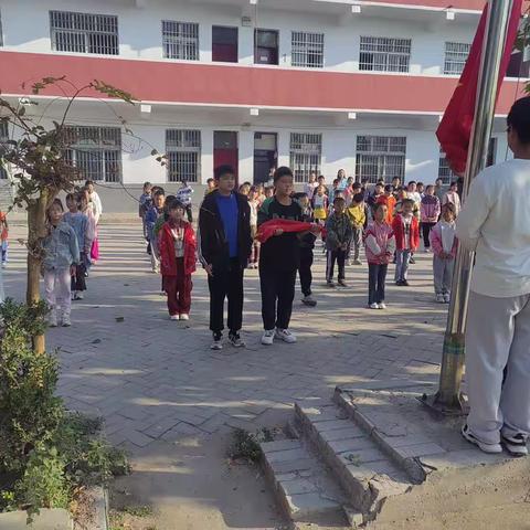 孙吉元宏博学校升旗仪式