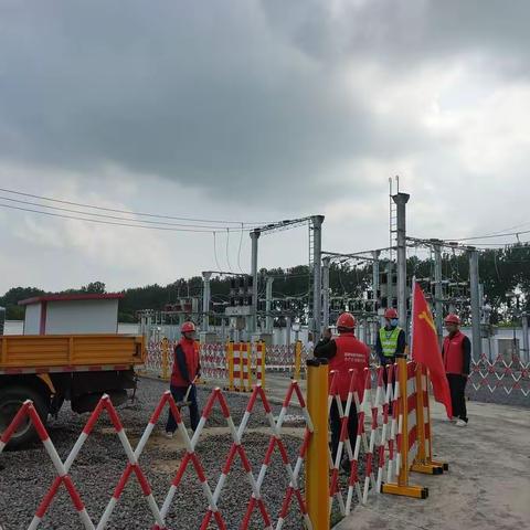 党旗飘扬在一线  党员践行守初心