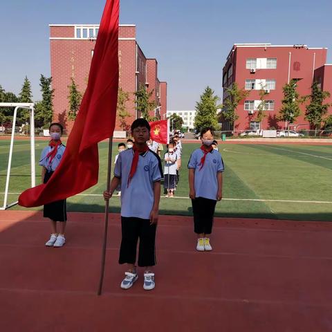 “喜迎二十大，争做好队员”——鹤壁市实验学校小学部少先队入队仪式