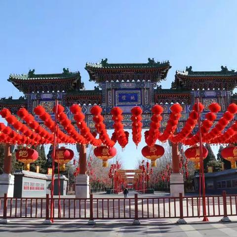 红红火火过大年了，第三十三届地坛庙会拉开序幕了。