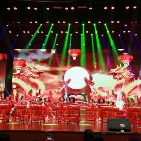 学前一班六一大型舞蹈《鼓舞》精彩瞬间