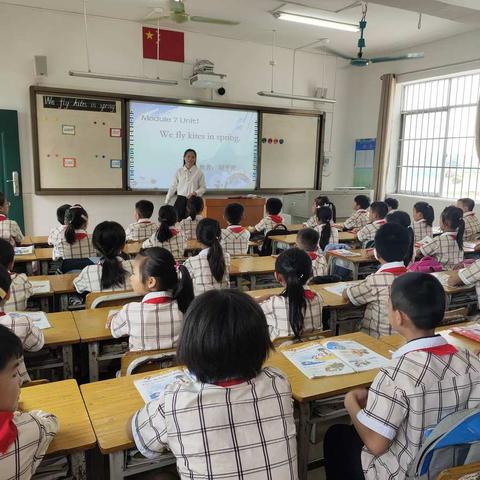 同课异构，演绎精彩                                                ---苏圩镇开展英语教研活动