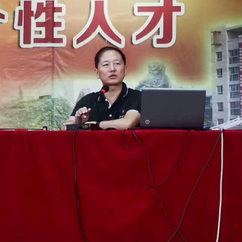 《新时代·新高考·新课堂》——陕西省高中物理名师工作室主持人刘文震为咸阳乾县一中全体教师进行专题讲座