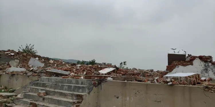 拆迁队伍还在工作