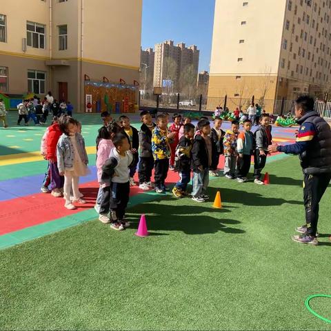 ⚽️球在脚下 🦶足够精彩 萌娃爱足球⚽️                                           大三班足球特色活动