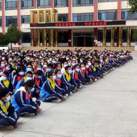 参加区一中开展的5.12-第14个国家防灾减灾日演练活动。