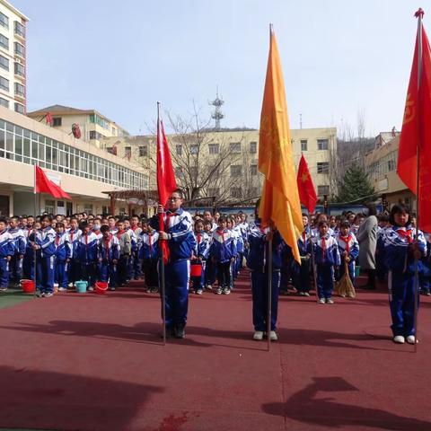 富县北京高迪希望小学开展“传承雷锋精神，争做时代新人”实践活动