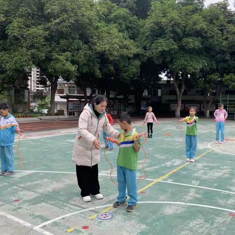 打造阳光校园，促进和谐发展——右江区滨江小学教育集团东笋校区第十二周工作总结