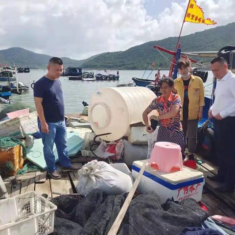 吉阳区副区长吴淑侨春节前进行安全生产检查工作