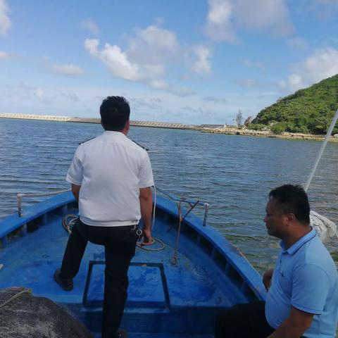 吉阳区农业农村局到太阳湾海域巡查偷捕偷猎