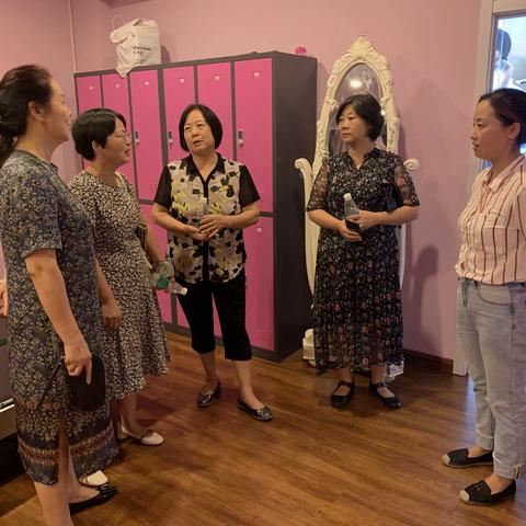 市总工会对大明宫街道女职工关爱室进行验收