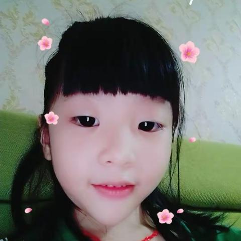 李妍的照片